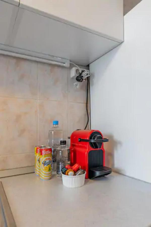 Cosy & Chic Studio Close By Victoria Square Букурещ Екстериор снимка