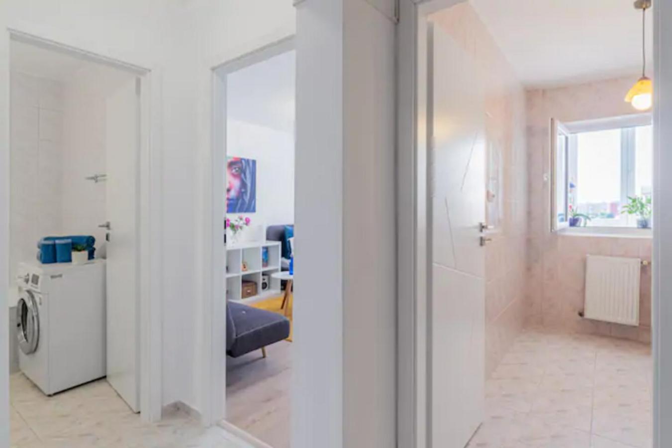 Cosy & Chic Studio Close By Victoria Square Букурещ Екстериор снимка