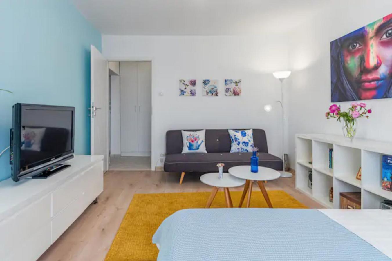 Cosy & Chic Studio Close By Victoria Square Букурещ Екстериор снимка